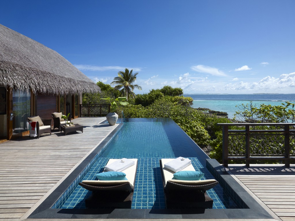 tree-house-villa-deck-and-infinity-pool