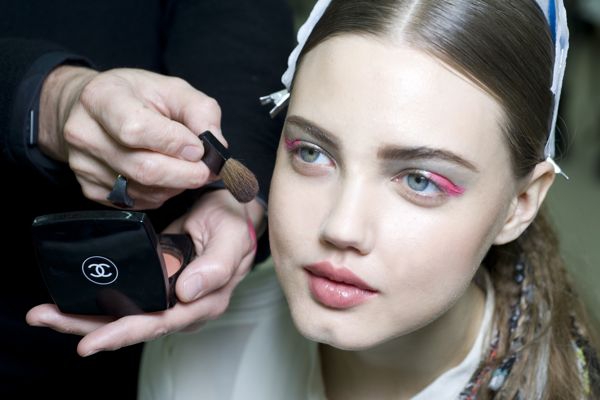 Love it: hair at makeup at the Chanel Ready-to-Wear Fall-Winter 2014