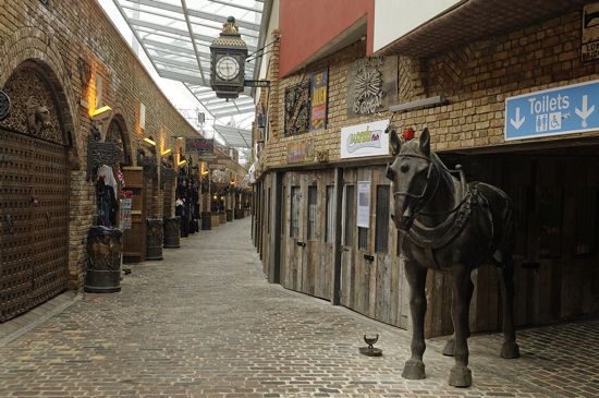 THE STABLES MARKET