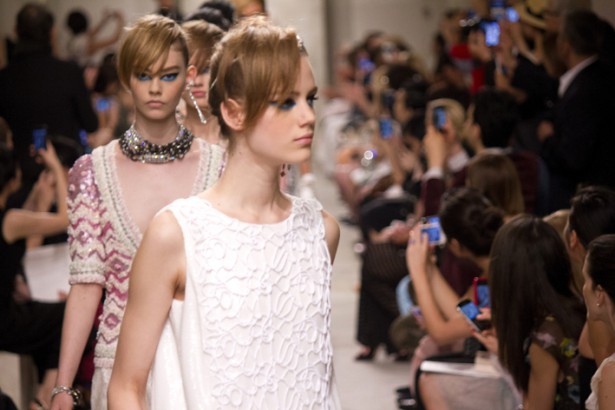CHANEL シャネル　カタログ　2014 / 15 Dubai 希少 Chanel Cruise 2015 Show in Dubai | Sandra's Closet