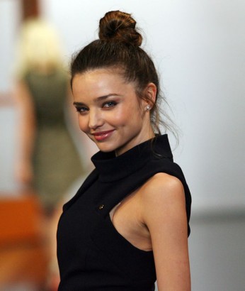 Miranda Kerr’s chic top knot