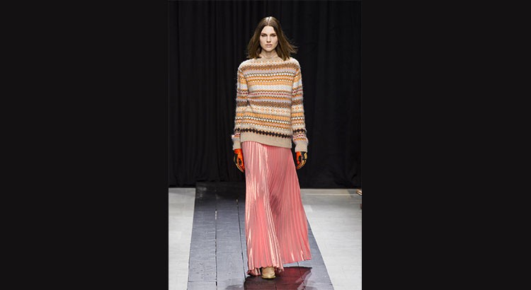 The pleated skirt