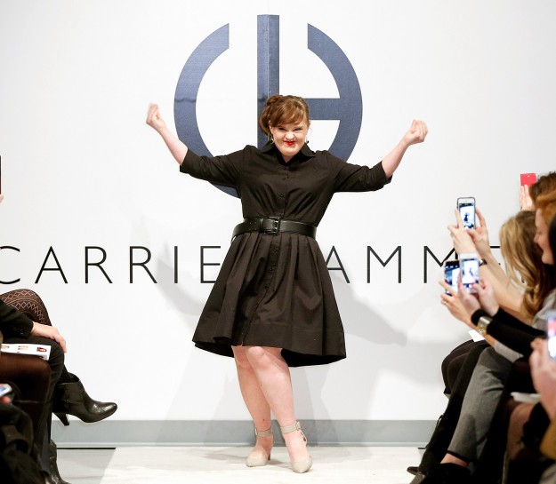 1423765137_jamie-brewer-carrie-hammer-fashion-show-zoom