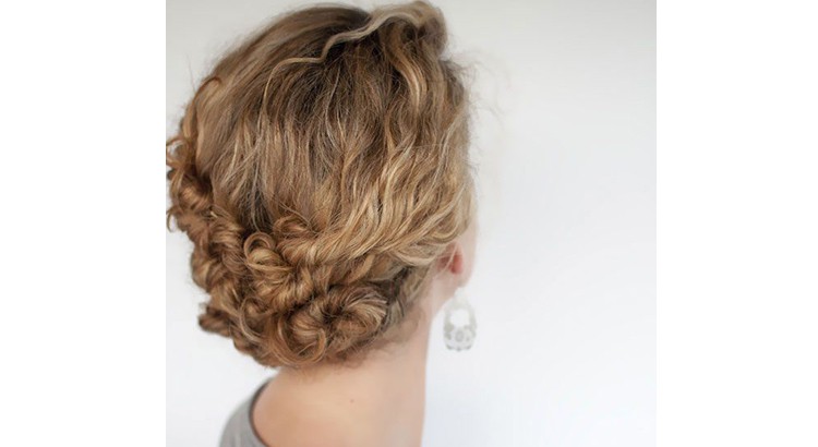 Bohemian hairstyle: The headband braids