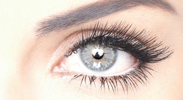 how to remove fake eyelashes