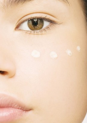 Mix eye cream into your concealer