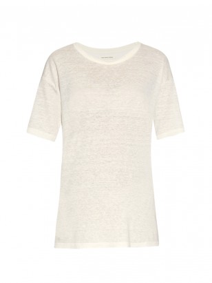 Pre-Millenial revival: The 90's dress-over-T-Shirt trend