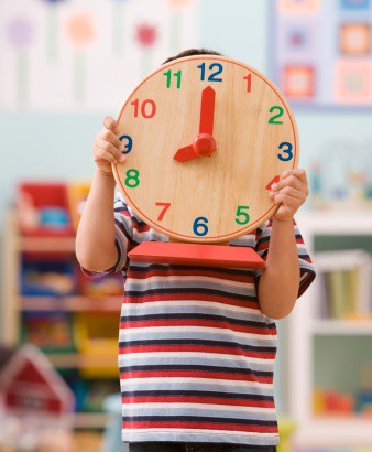 à quel âge les enfants comprennent-ils la notion de temps ?