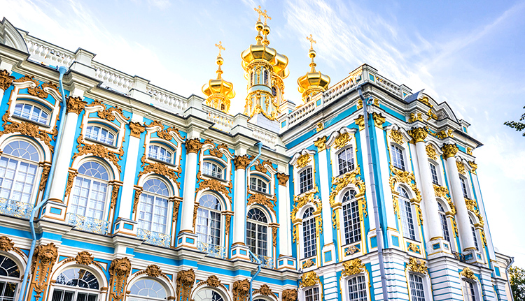 10 Most beautiful buildings in the world you must visit : A astonishing photo showing an beautiful landscape. The colors are bold and blend perfectly. The composition is great, and the particulars are very sharp.