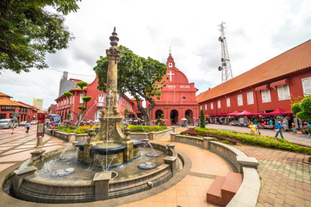 Visit Dutch Square