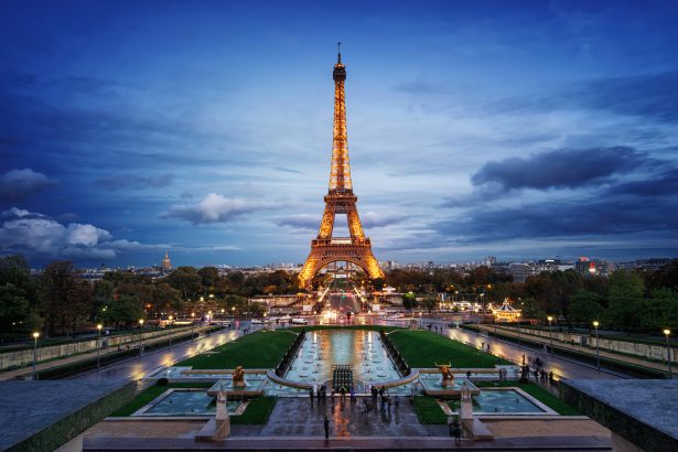 Don't eat near a major tourist site