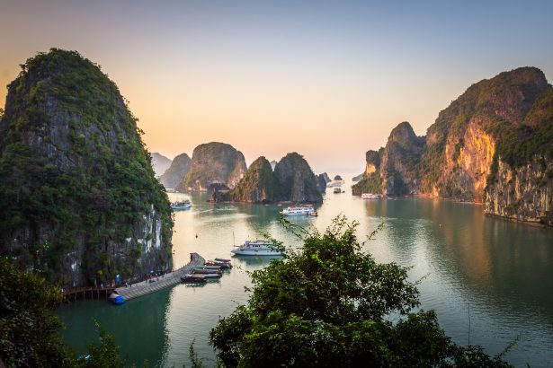 Ha Long Bay: Best place for nature and geography lovers