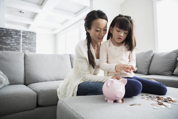 7 Effective tips to start your child saving