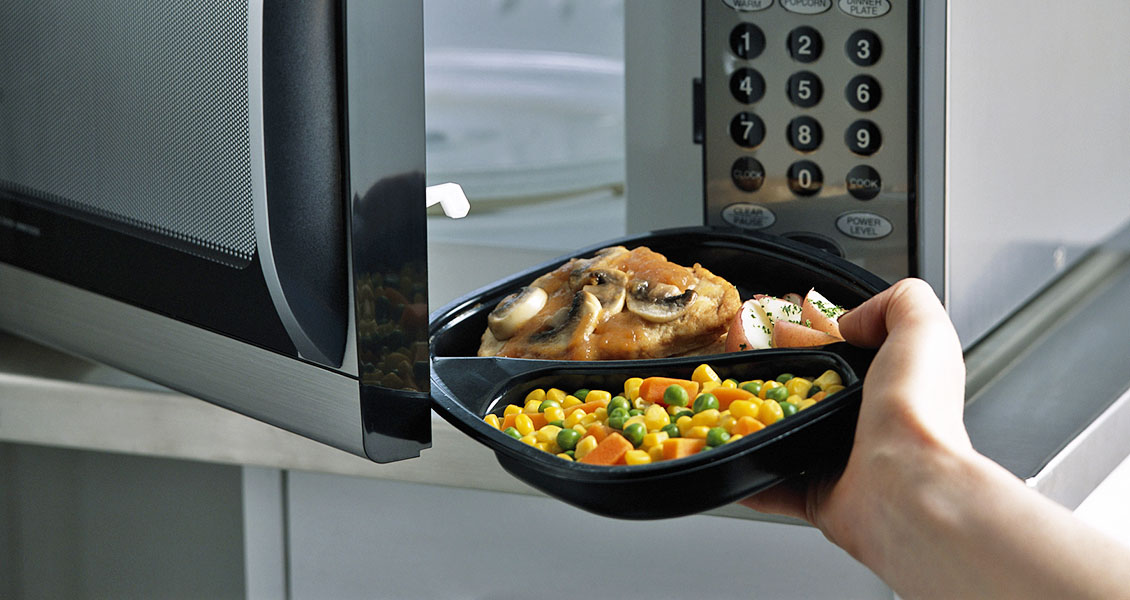 10 Foods that should never be reheated in the microwave