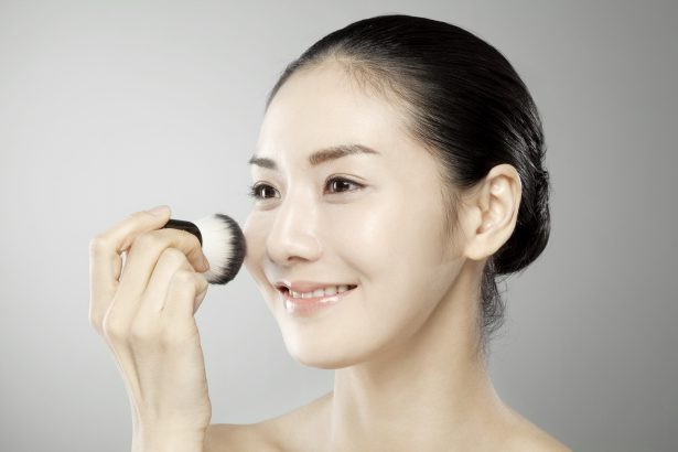 Benefit #1: It can go on top of your makeup