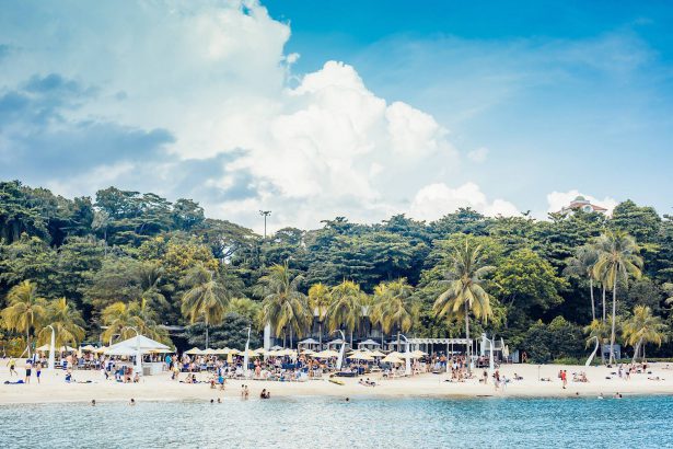 Tanjong Beach Club: Bottomless Brunch