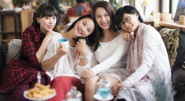 Multitasking Mommy: 5 Tips to maintain friendships as a busy mom