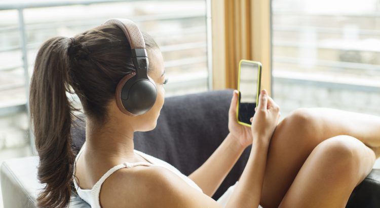 The 8 Best brain-boosting podcasts for the busy career woman
