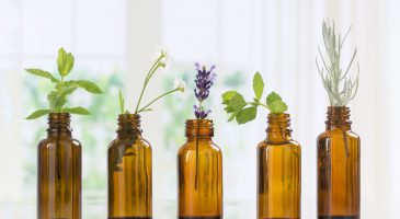 5 Essential oils to stand by at work to boost productivity & moods